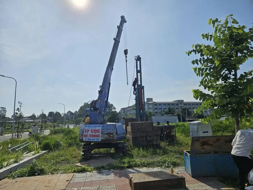 Ép cọc bê tông ly tâm
