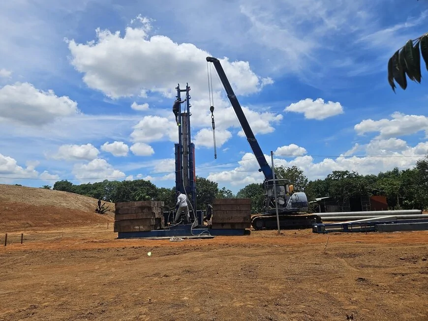 Thi công ép cọc bê tông số lượng hàng loạt