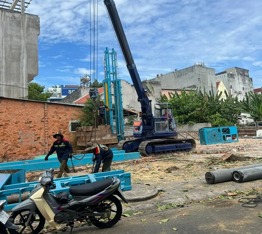 Ép cọc bê tông Robot