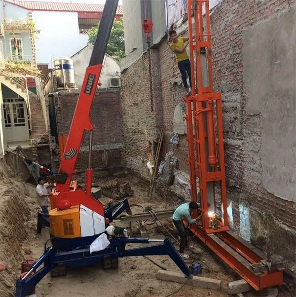 Máy ép cọc neo thi công sát nhà liền kề trong khu dân cư